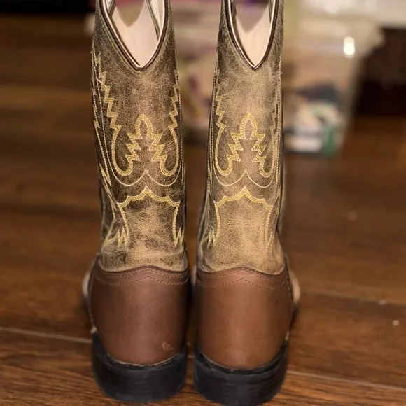 Cody James Boys' Western Cowboy Boots - Picture 2 of 6